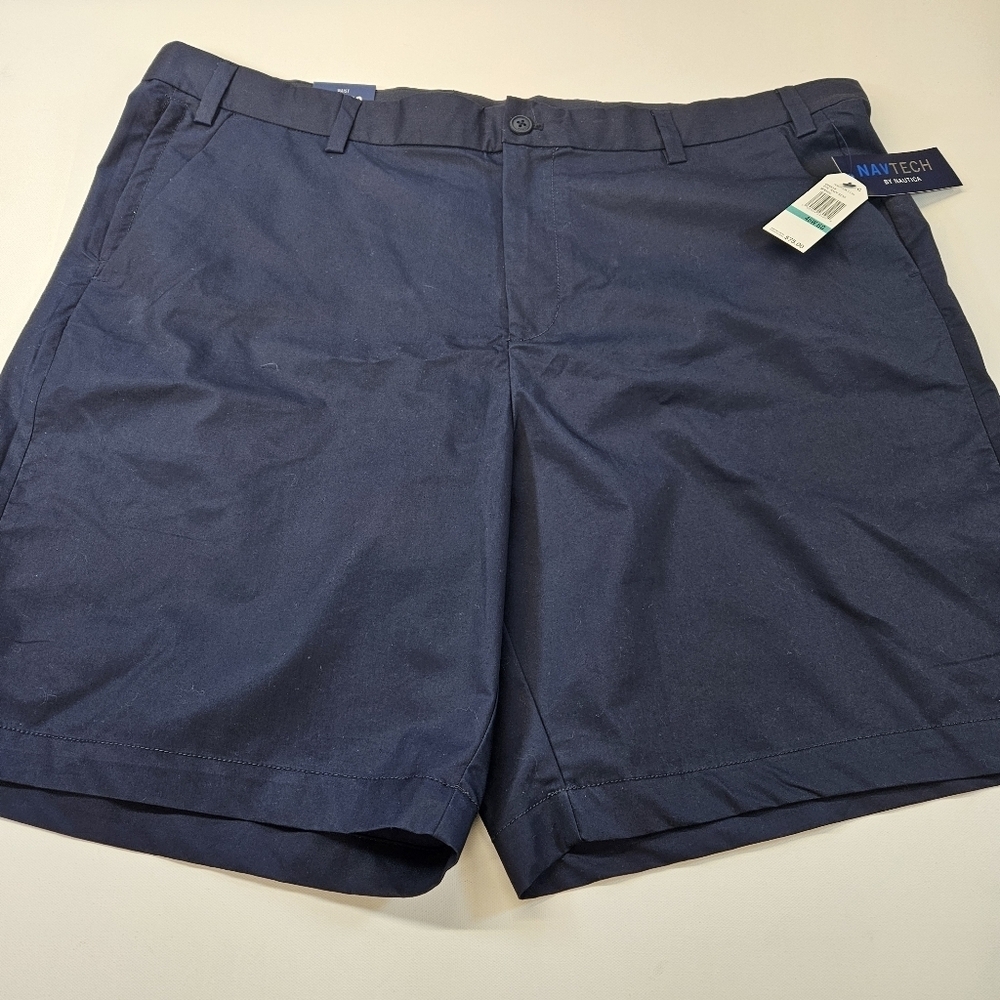 Nautica NacTech Shorts, NEW $75 NAVY SEAS Classic Fit Siize 46 BG